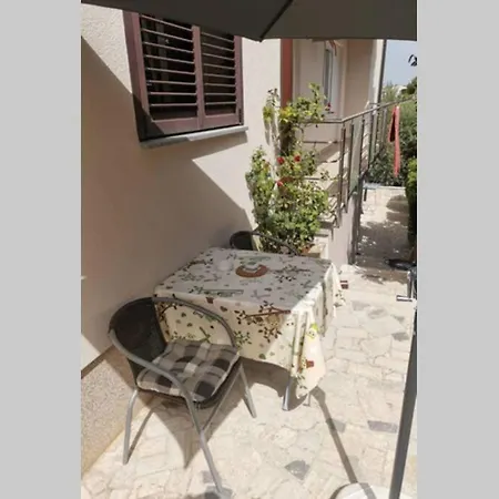 And Cosy In Πούλα